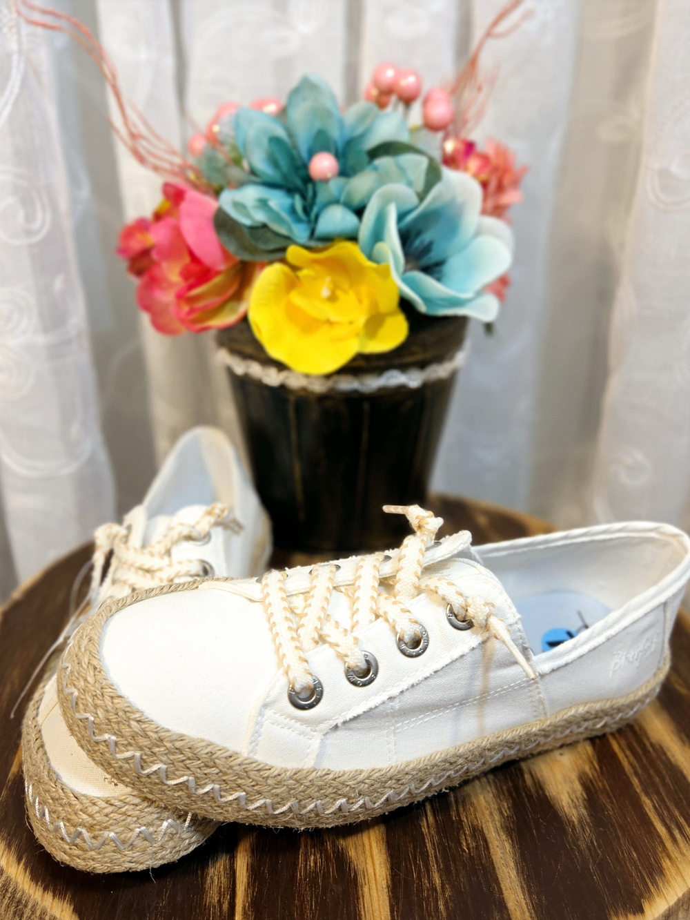 Brand New Blowfish Malibu Buenos Oxford / Lace-Up,  Cream / White 7.5